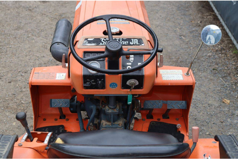 Traktor Kubota B1402: obrázek 20