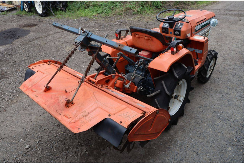Traktor Kubota B1402: obrázek 6