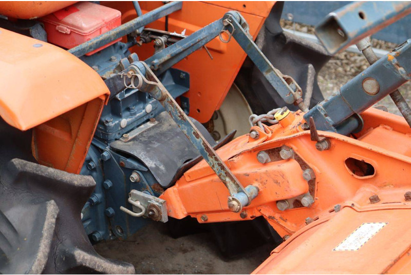 Traktor Kubota B1402: obrázek 19