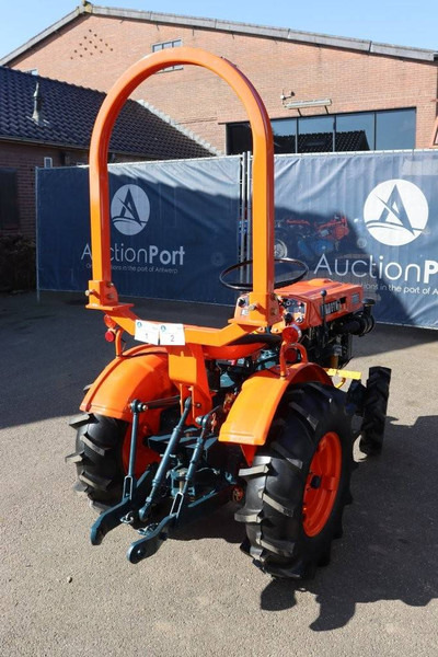 Kubota B5000 - Traktor: obrázek 5 Kubota B5000 - Traktor: obrázek 5