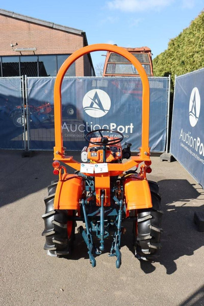 Kubota B5000 - Traktor: obrázek 4 Kubota B5000 - Traktor: obrázek 4