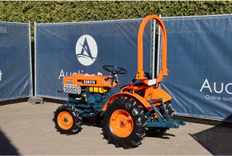 Kubota B5000 - Traktor: obrázek 3 Kubota B5000 - Traktor: obrázek 3