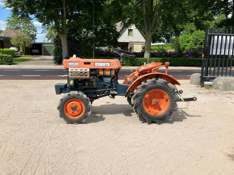Kubota B5000 - Traktor: obrázek 2 Kubota B5000 - Traktor: obrázek 2