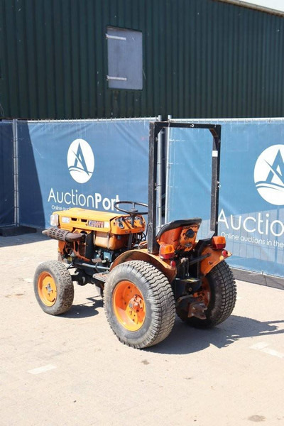 Kubota B6100 D - Traktor: obrázek 3 Kubota B6100 D - Traktor: obrázek 3