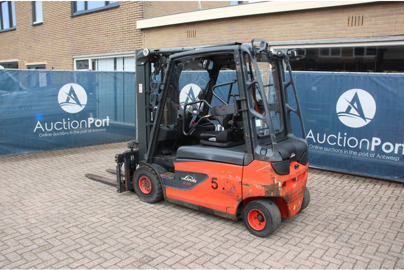 Linde E25L-01 - Elektrický vysokozdvižný vozík: obrázek 3 Linde E25L-01 - Elektrický vysokozdvižný vozík: obrázek 3