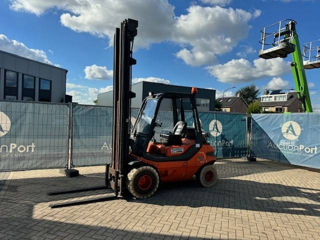 Linde H30T - Plynový vysokozdvižný vozík: obrázek 4 Linde H30T - Plynový vysokozdvižný vozík: obrázek 4