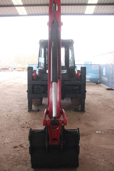 Manitou TLB 844S X4 - Rýpadlo-nakladač: obrázek 4 Manitou TLB 844S X4 - Rýpadlo-nakladač: obrázek 4