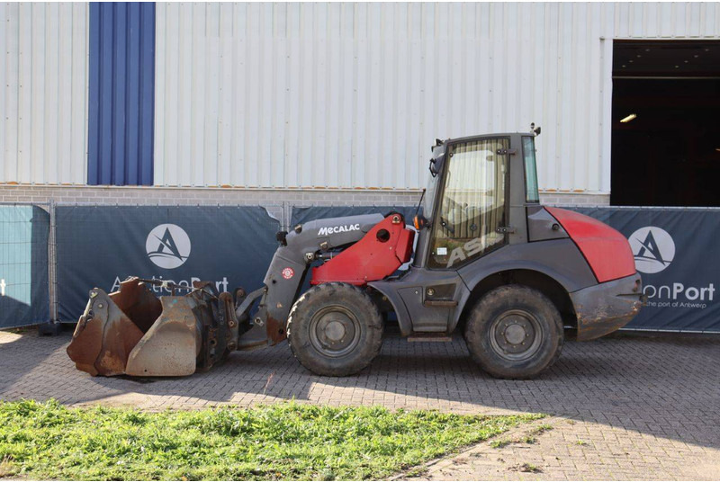 Mecalac AS700 - Kolový nakladač: obrázek 2 Mecalac AS700 - Kolový nakladač: obrázek 2
