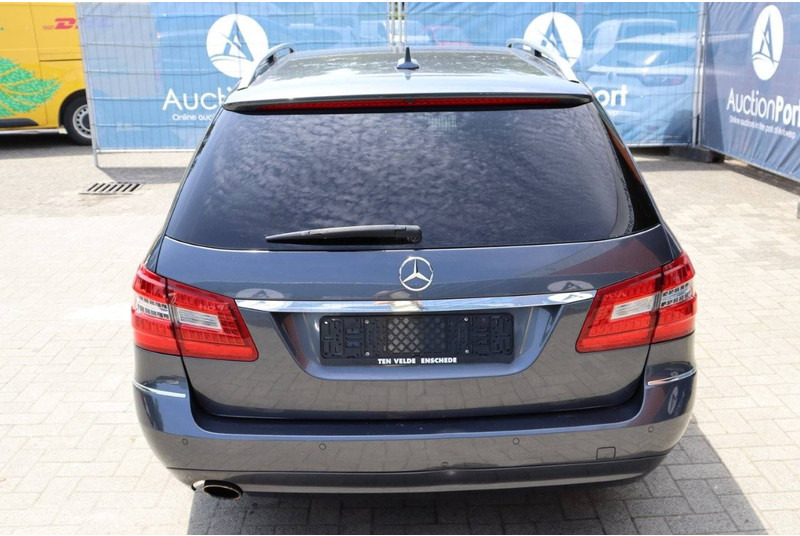 Mercedes-Benz E-Klasse 200 GCI - Osobní auto: obrázek 5 Mercedes-Benz E-Klasse 200 GCI - Osobní auto: obrázek 5