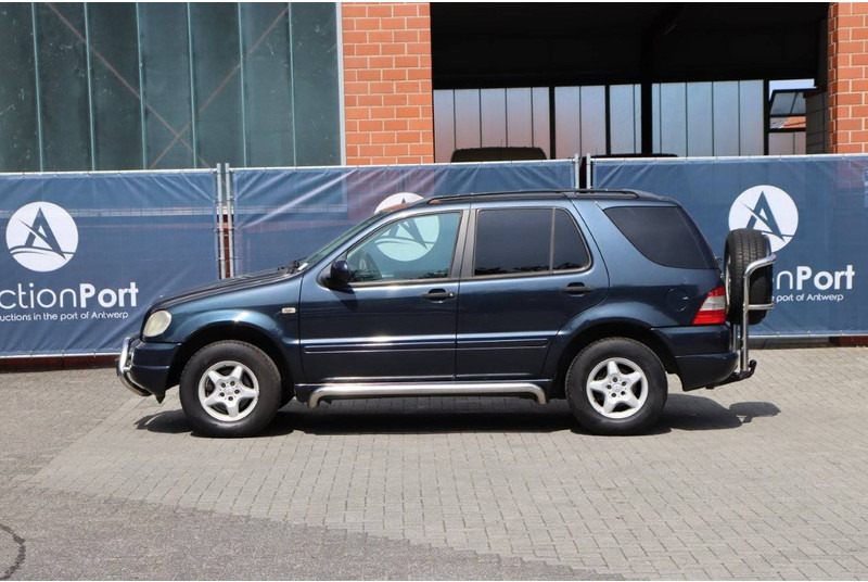 Mercedes-Benz M-Klasse ML 320 - SUV: obrázek 2 Mercedes-Benz M-Klasse ML 320 - SUV: obrázek 2