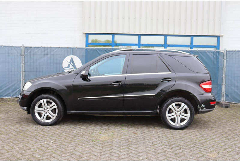Mercedes-Benz M-Klasse ML 350 CDI 4MATIC - Sedan: obrázek 2 Mercedes-Benz M-Klasse ML 350 CDI 4MATIC - Sedan: obrázek 2
