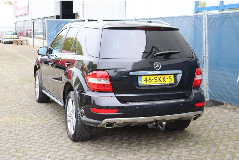 Mercedes-Benz M-Klasse ML 350 CDI 4MATIC - Sedan: obrázek 4 Mercedes-Benz M-Klasse ML 350 CDI 4MATIC - Sedan: obrázek 4