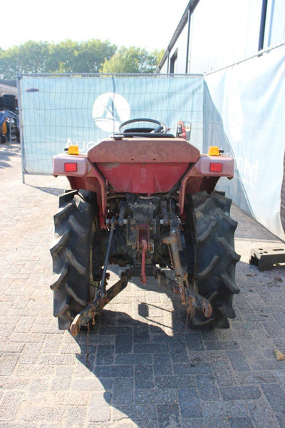 Mitsubishi MT165 - Traktor: obrázek 4 Mitsubishi MT165 - Traktor: obrázek 4