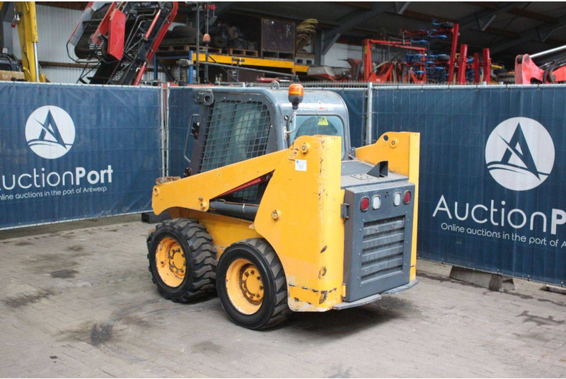 Mustang R135 - Kolový nakladač: obrázek 3 Mustang R135 - Kolový nakladač: obrázek 3