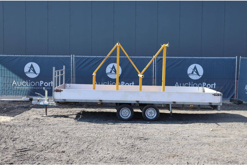 NH PLATEAU - Přívěs plato/ Valník: obrázek 2 NH PLATEAU - Přívěs plato/ Valník: obrázek 2