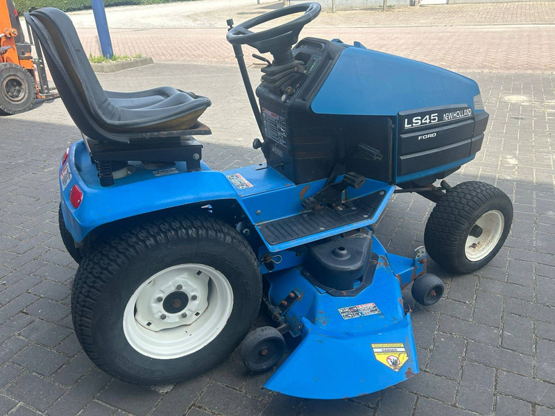 New Holland LS45 Hydro - Traktor: obrázek 3 New Holland LS45 Hydro - Traktor: obrázek 3