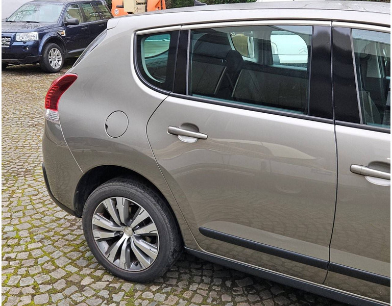 Peugeot 3008 (I - update) 1.6 VTi - Sedan: obrázek 2 Peugeot 3008 (I - update) 1.6 VTi - Sedan: obrázek 2