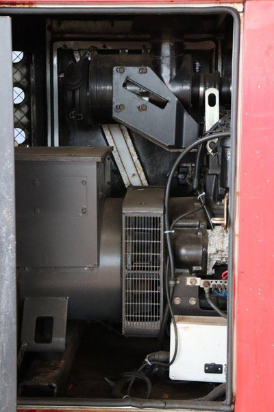 Elektrický generátor SDMO R145: obrázek 19