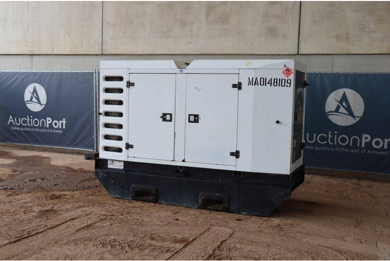 SDMO R90C3 - Elektrický generátor: obrázek 3 SDMO R90C3 - Elektrický generátor: obrázek 3