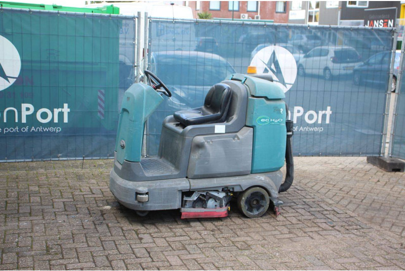 TENNANT T12 - Podlahový mycí stroj: obrázek 1 TENNANT T12 - Podlahový mycí stroj: obrázek 1