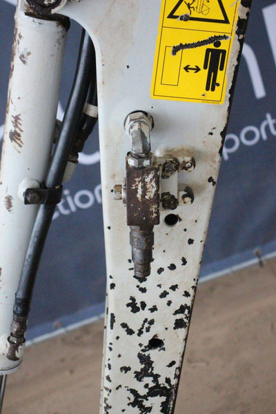 Mini rýpadlo Takeuchi TB216: obrázek 15