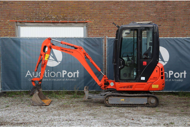 Takeuchi TB216 - Mini rýpadlo: obrázek 2 Takeuchi TB216 - Mini rýpadlo: obrázek 2