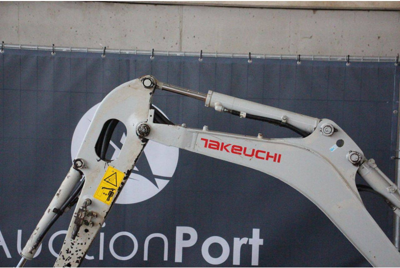 Mini rýpadlo Takeuchi TB216: obrázek 11