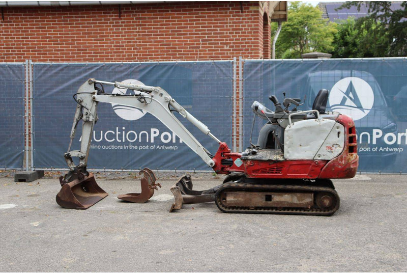 Takeuchi TB216 - Mini rýpadlo: obrázek 2 Takeuchi TB216 - Mini rýpadlo: obrázek 2
