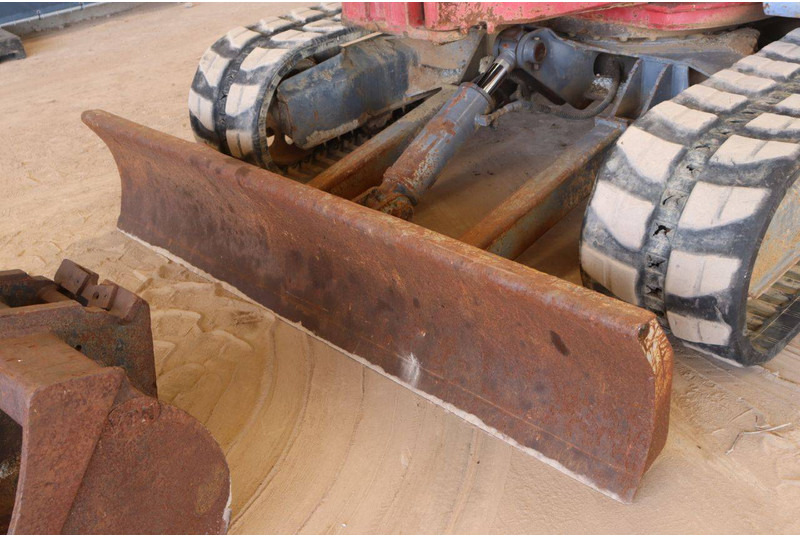 Pásové rýpadlo Takeuchi TB80FR: obrázek 16