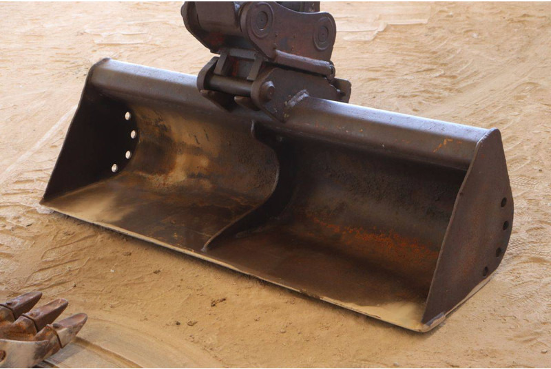 Pásové rýpadlo Takeuchi TB80FR: obrázek 18