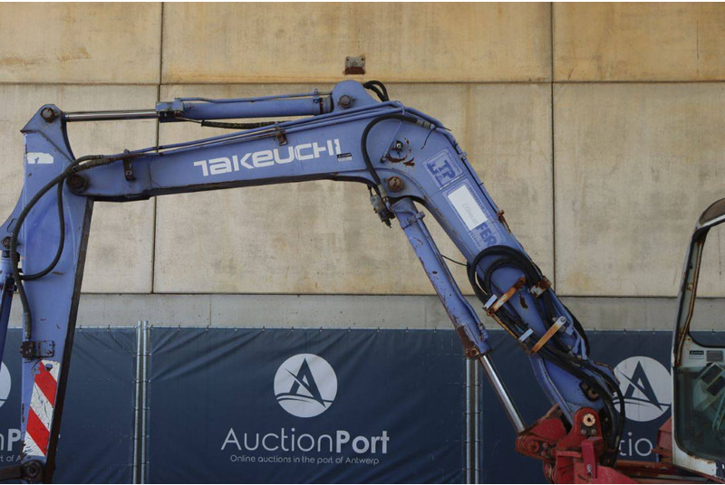 Pásové rýpadlo Takeuchi TB80FR: obrázek 12