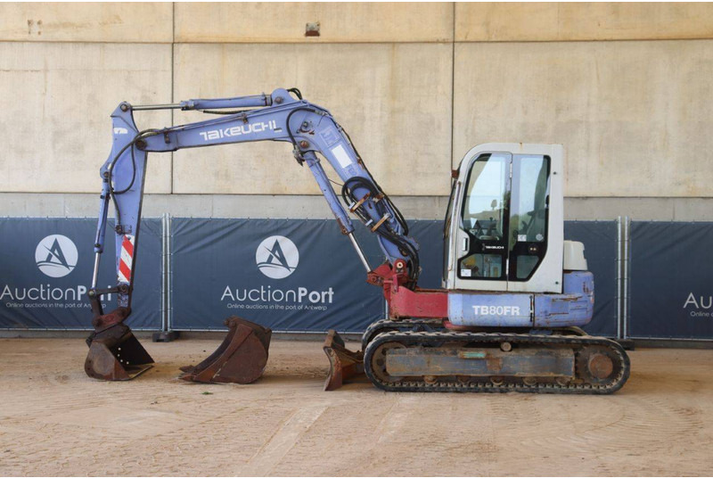 Takeuchi TB80FR - Pásové rýpadlo: obrázek 2 Takeuchi TB80FR - Pásové rýpadlo: obrázek 2