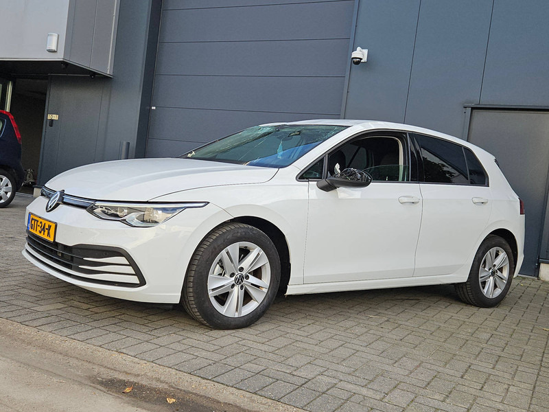 Volkswagen Golf 8 eTSI - Sedan: obrázek 2 Volkswagen Golf 8 eTSI - Sedan: obrázek 2