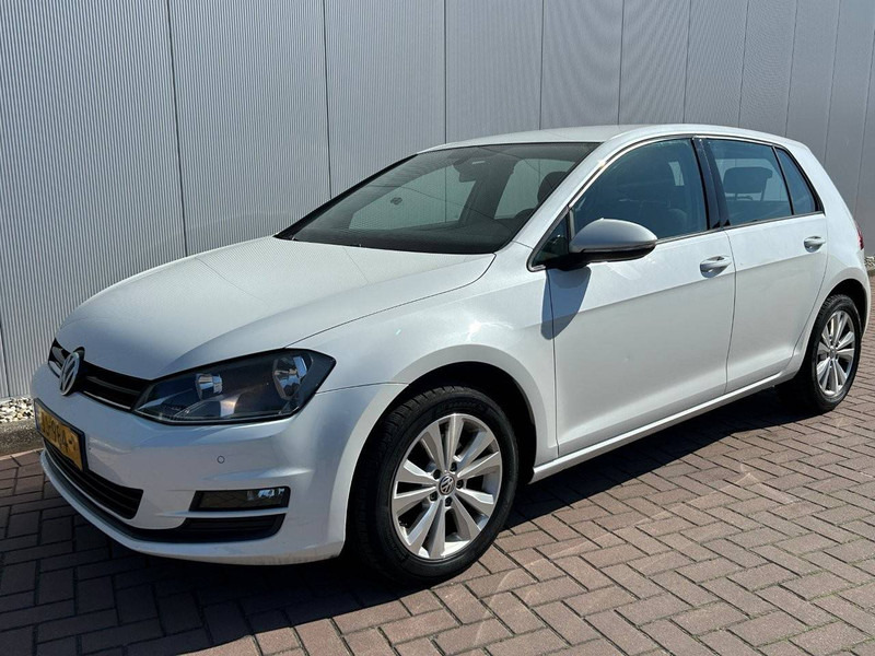 Volkswagen Golf - Osobní auto: obrázek 1 Volkswagen Golf - Osobní auto: obrázek 1