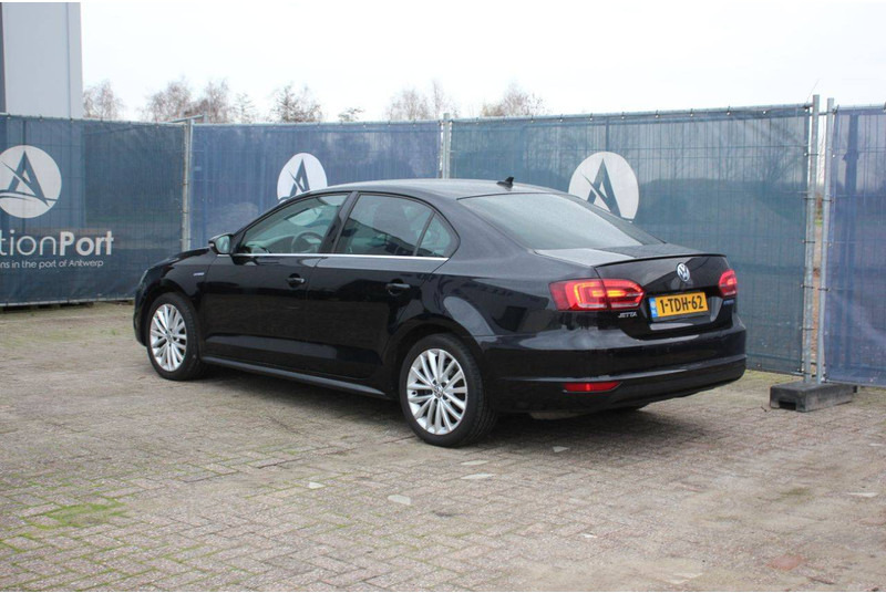 Volkswagen Jetta Hybrid - Sedan: obrázek 3 Volkswagen Jetta Hybrid - Sedan: obrázek 3