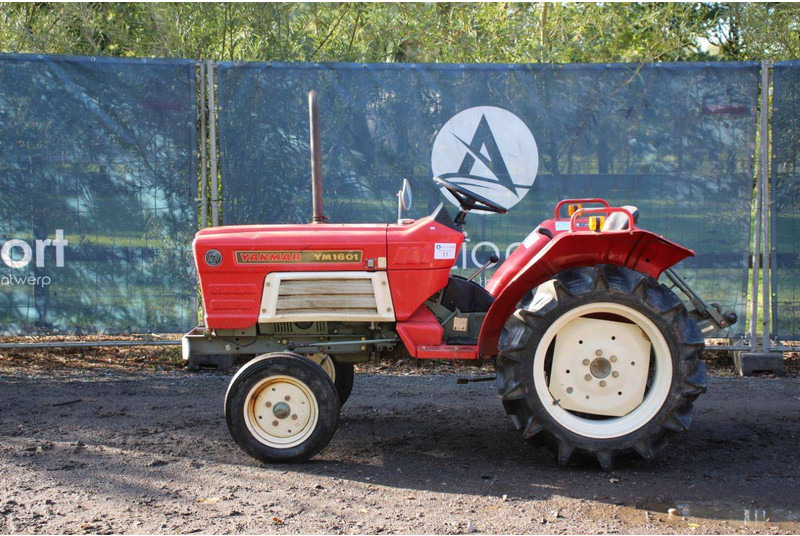 Yanmar YM1601 - Traktor: obrázek 2 Yanmar YM1601 - Traktor: obrázek 2