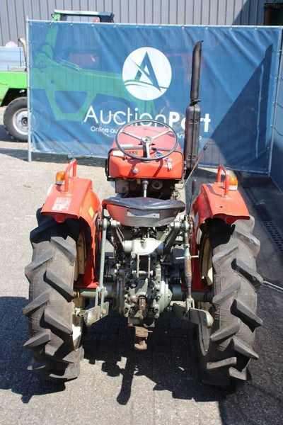Yanmar YM2000 - Traktor: obrázek 4 Yanmar YM2000 - Traktor: obrázek 4