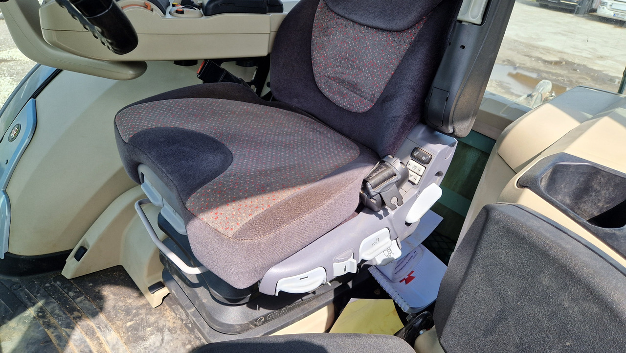 Traktor Massey Ferguson 8737: obrázek 18 Traktor Massey Ferguson 8737: obrázek 18