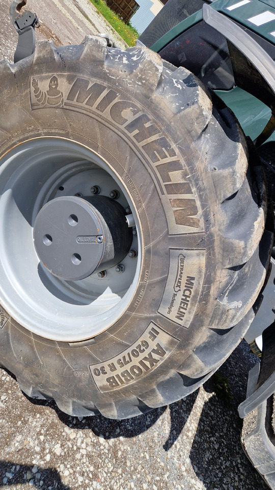 Massey Ferguson 8737 - Traktor: obrázek 5 Massey Ferguson 8737 - Traktor: obrázek 5