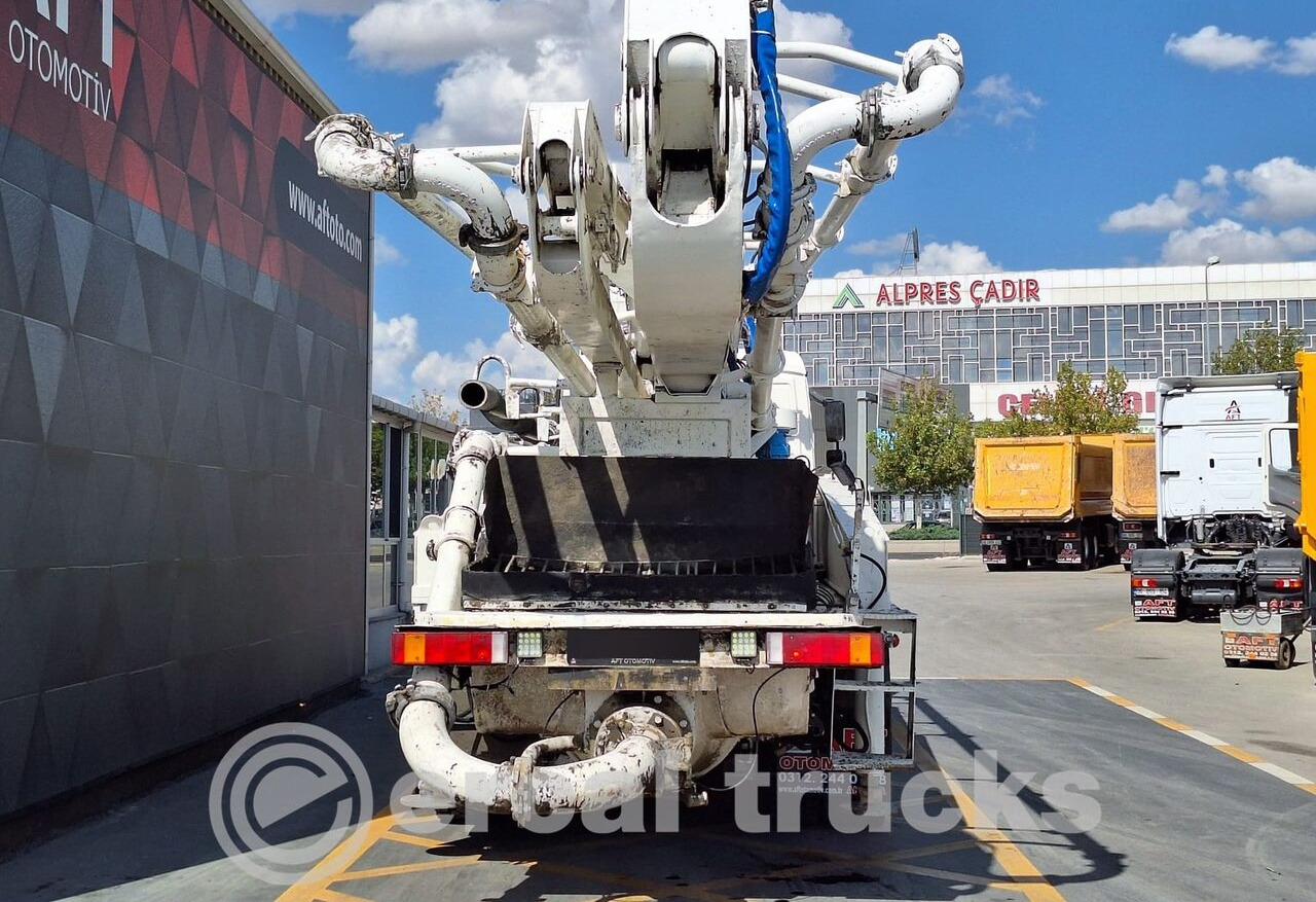 MAN 2004 37M CONCRETE PUMP - 2005 MAN TGA 33.362 - Autočerpadlo: obrázek 5 MAN 2004 37M CONCRETE PUMP - 2005 MAN TGA 33.362 - Autočerpadlo: obrázek 5