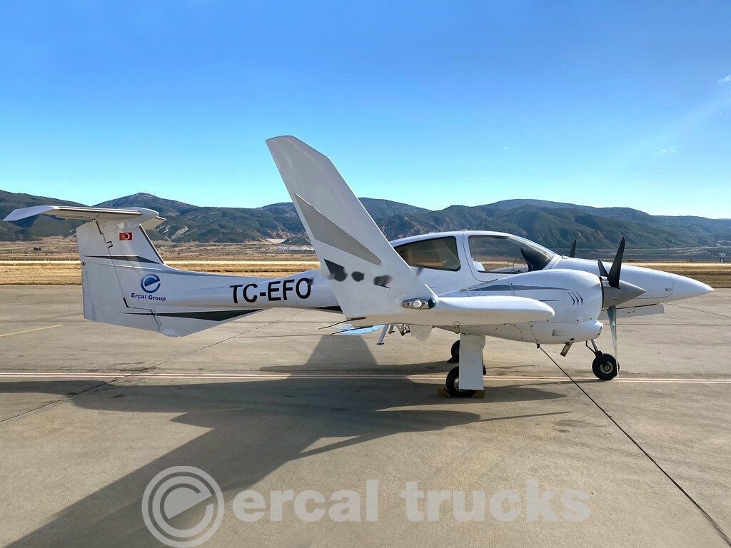2008 Diamond DA42 Twin Star-Airplane - Pozemní vybavení letišť: obrázek 2 2008 Diamond DA42 Twin Star-Airplane - Pozemní vybavení letišť: obrázek 2