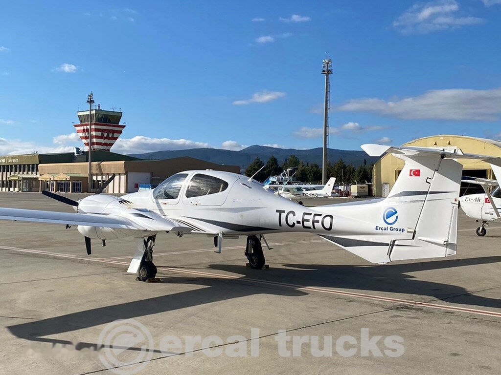 Pozemní vybavení letišť 2008 Diamond DA42 Twin Star-Airplane: obrázek 7
