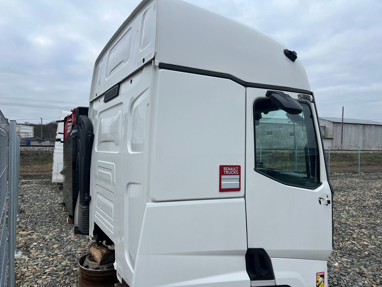 CABINA RENAULT T SLEEPER - Kabina pro Nákladní auto: obrázek 4 CABINA RENAULT T SLEEPER - Kabina pro Nákladní auto: obrázek 4