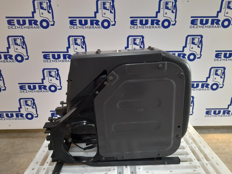 REZERVOR ADBLUE VOLVO 21143667 - Nádrž na AdBlue pro Nákladní auto: obrázek 1 REZERVOR ADBLUE VOLVO 21143667 - Nádrž na AdBlue pro Nákladní auto: obrázek 1
