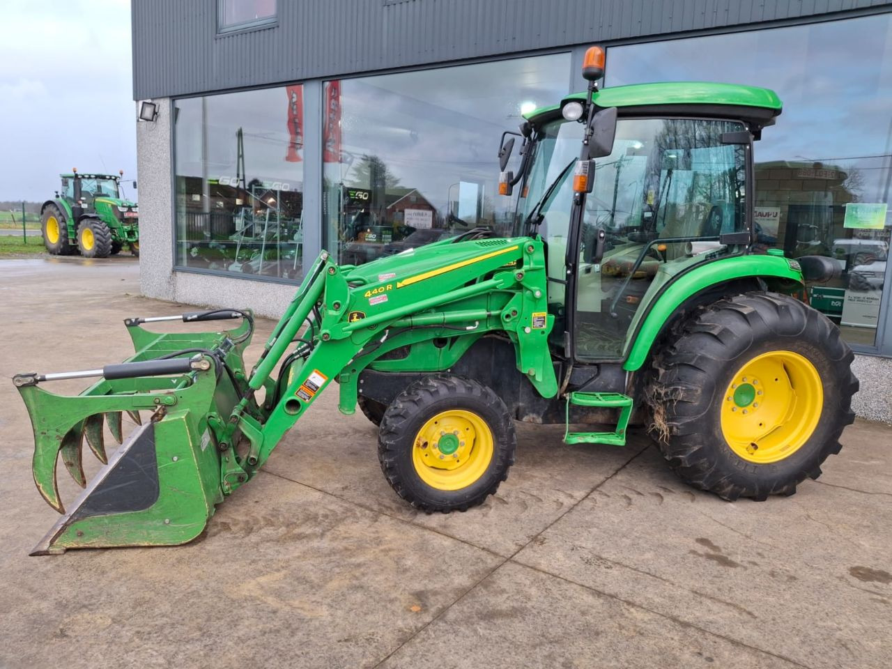 John Deere 4066R - Malotraktor: obrázek 5 John Deere 4066R - Malotraktor: obrázek 5