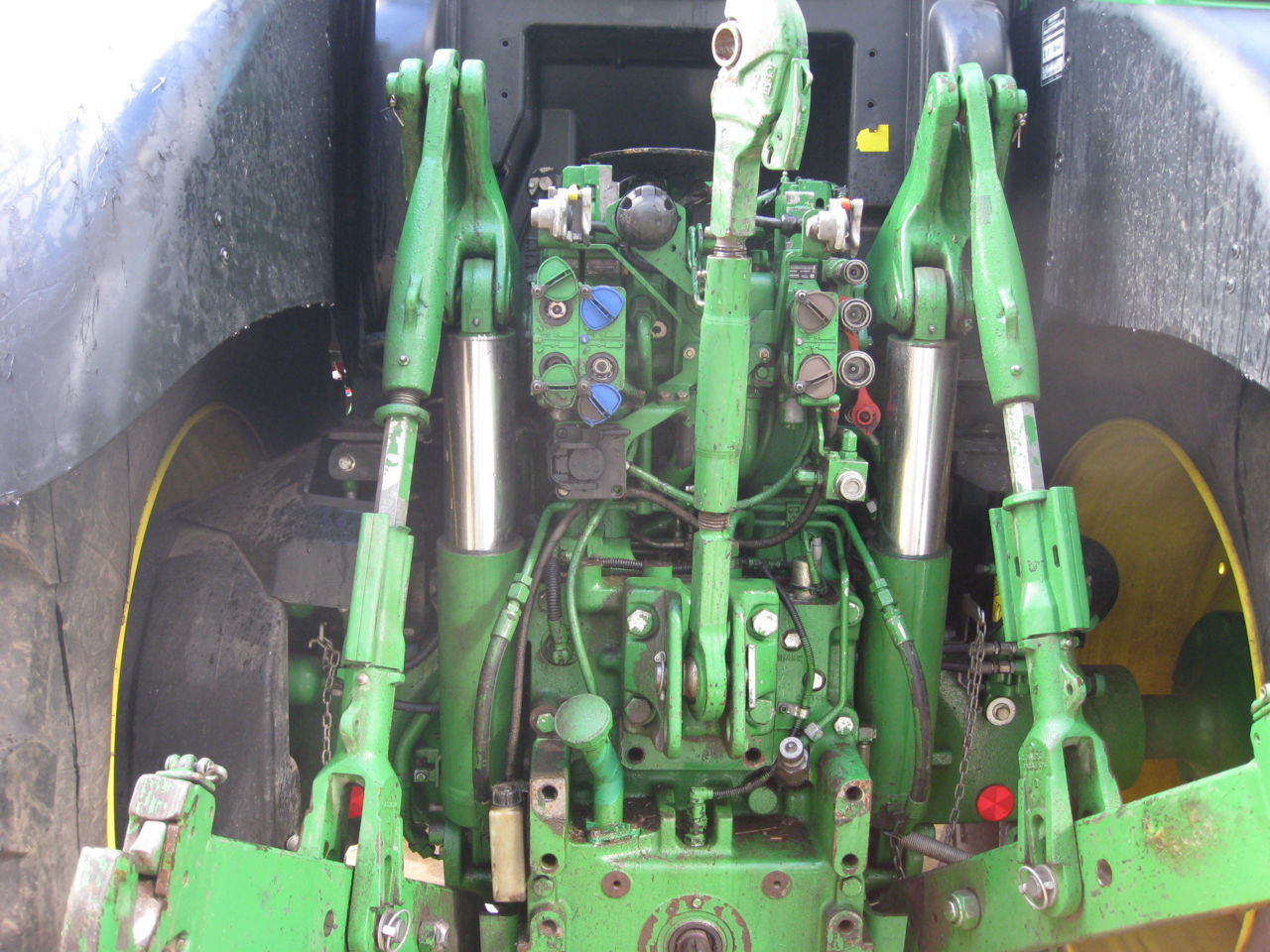 John Deere 6210R AUTOPOWER - Traktor: obrázek 2 John Deere 6210R AUTOPOWER - Traktor: obrázek 2