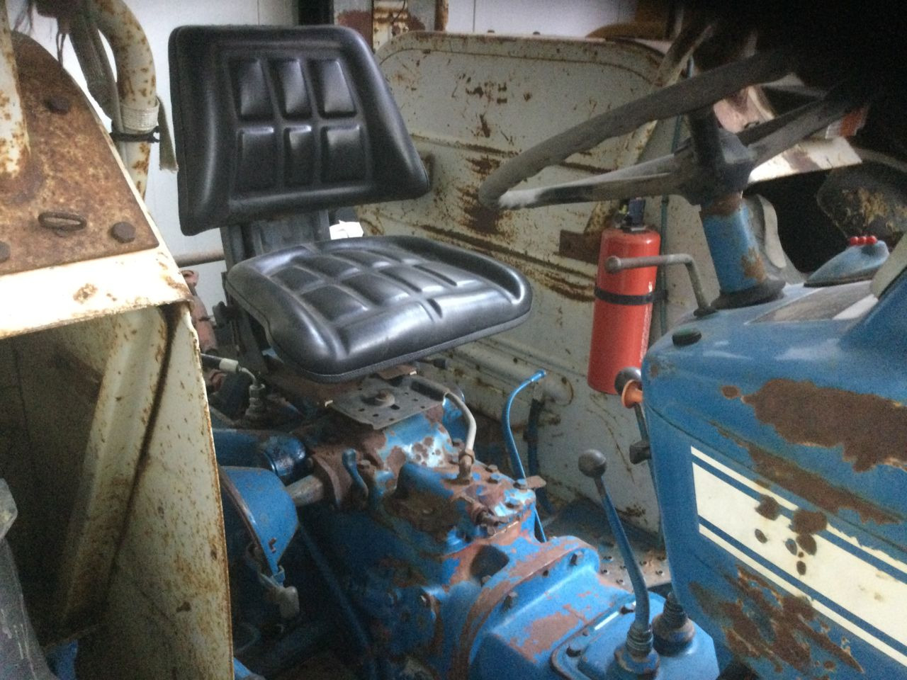 Ford 4000 - Traktor: obrázek 3 Ford 4000 - Traktor: obrázek 3