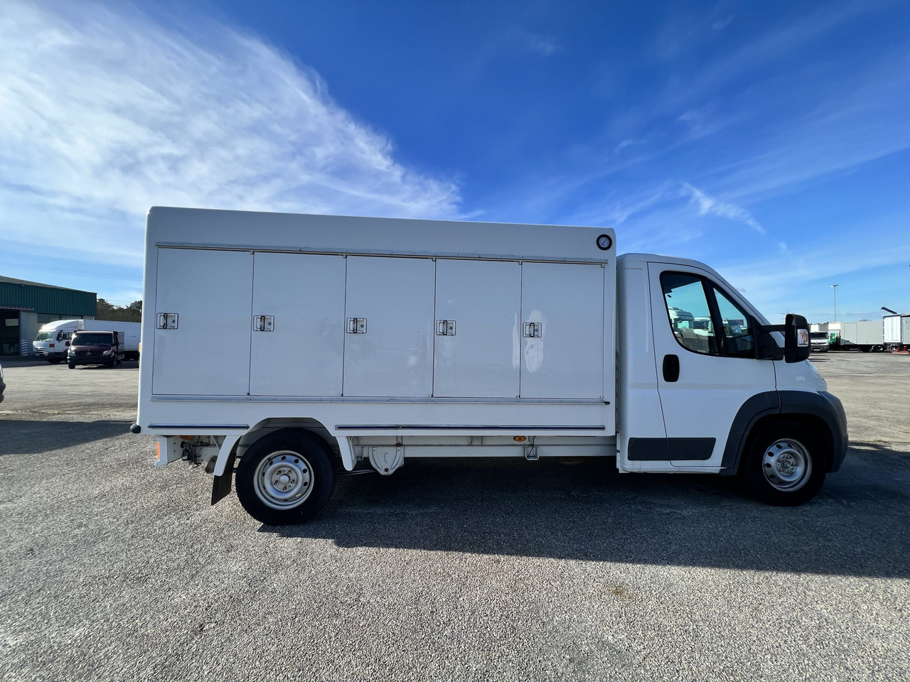 FUROGON HELADERO CON PLACAS MERCEDES Y IVECO - Chladící dodávka: obrázek 2 FUROGON HELADERO CON PLACAS MERCEDES Y IVECO - Chladící dodávka: obrázek 2