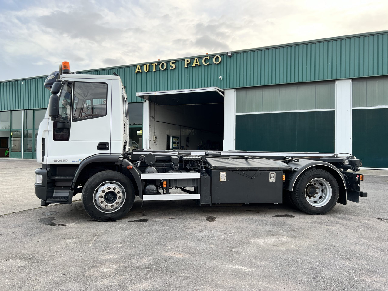 IVECO 300 EN CHASIS - Podvozek s kabinou: obrázek 5 IVECO 300 EN CHASIS - Podvozek s kabinou: obrázek 5