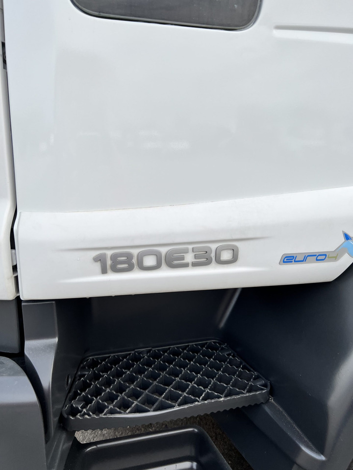 IVECO 300 EN CHASIS - Podvozek s kabinou: obrázek 4 IVECO 300 EN CHASIS - Podvozek s kabinou: obrázek 4